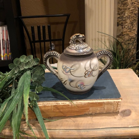 Vintage Nippon Dragonware Moriage Porcelain Teapot . 6 x 7 Inches - Picture 4 of 12